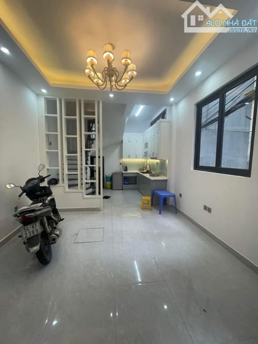 Bán nhà riêng ngõ 132 Cầu Giấy DT 33m x 5T. MT4.5m. Giá 6.9 tỷ - 1