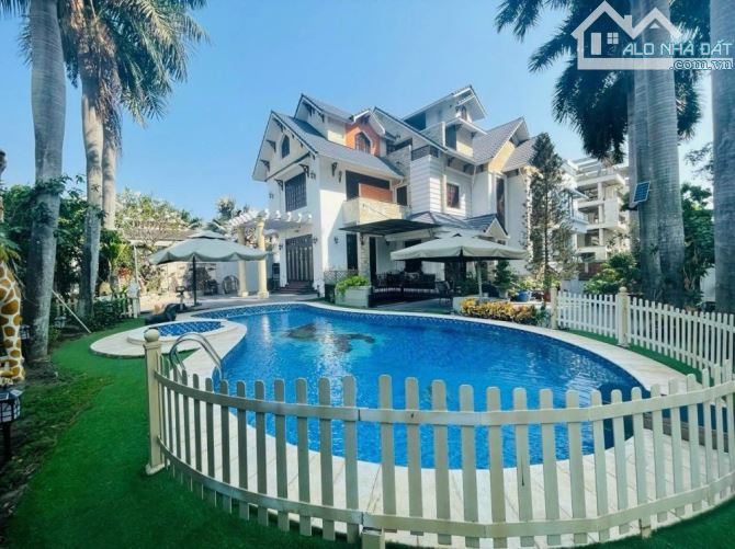 Bán Villa MT Nguyễn Văn Hưởng, Thảo điền Q2,DT:  20X35m, Hầm 4 tầng, View sông Sài Gòn - 1