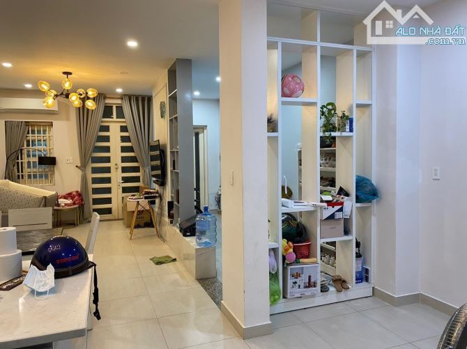 HUỲNH VĂN BÁNH - PHÚ NHUẬN - 68M2(CN ĐỦ) - 3TẦNG - CHỈ 7TỶ3 - HOÀN CÔNG - 2