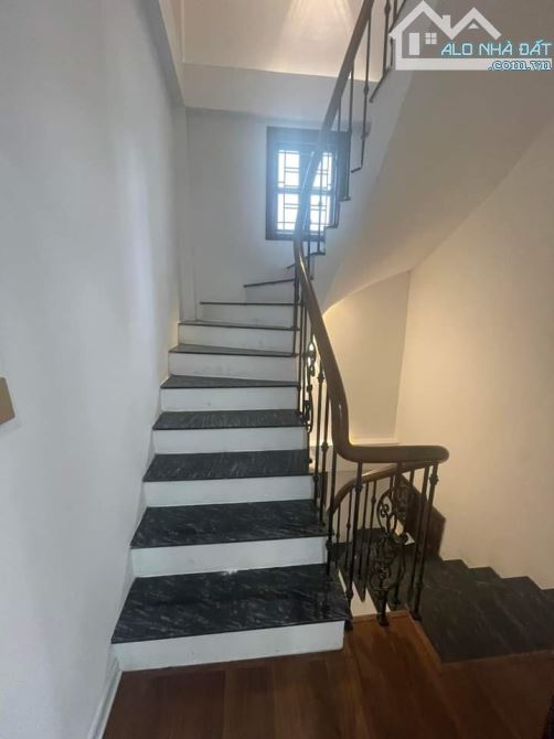 Bán nhà riêng ngõ 132 Cầu Giấy DT 33m x 5T. MT4.5m. Giá 6.9 tỷ - 4
