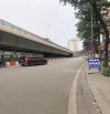 Bán nhà mặt phố Nguyễn Chí Thanh, vỉa hè rộng thênh thang, ngã tư sầm uất, 33m2 giá 13.8 t