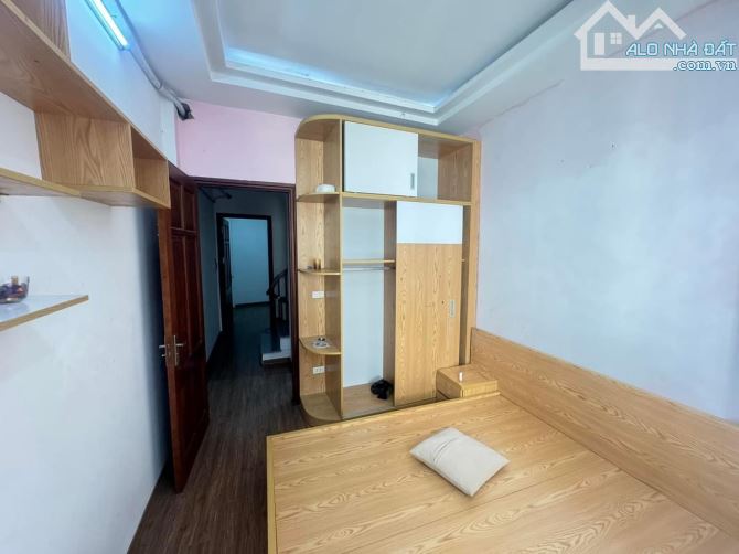 Định Công Thượng DT 30 m 5 Tầng MT  3.2m giá 5.5 Tỷ Ô TÔ vào nhà  NHÀ ĐẸP - CÔNG NĂNG ĐỦ -