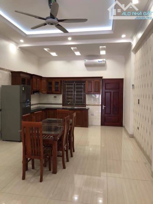 Bán nhà 4 tầng khu K15 nhìn nhà văn hóa, Ninh Xá, 81m2, mt 4,5m, giá 8,3 tỷ