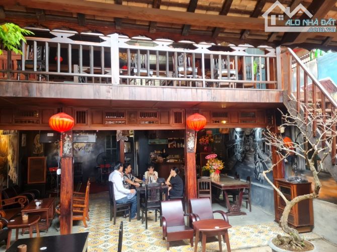 BÁN ĐẤT TẶNG QUÁN CAFE ĐANG KINH DOANH, MẶT TIỀN TRƯỜNG CHINH