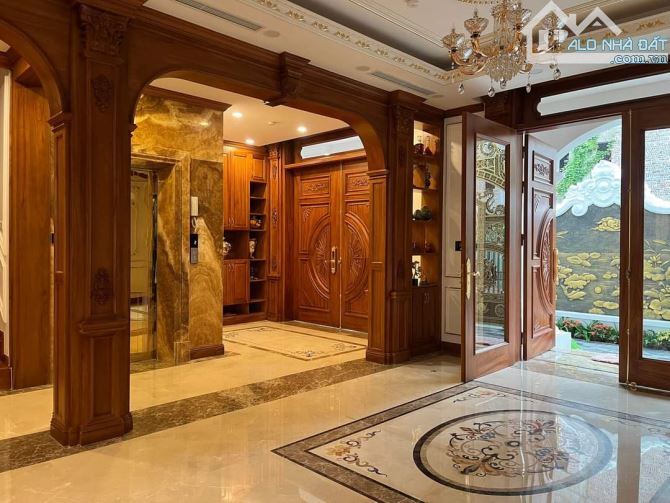 Bán siêu Biệt Thự nhà vườn Nguyễn Thị Định, Cầu Giấy. 238 m2 x 4T x Mt 35m Lô góc 2 thoáng