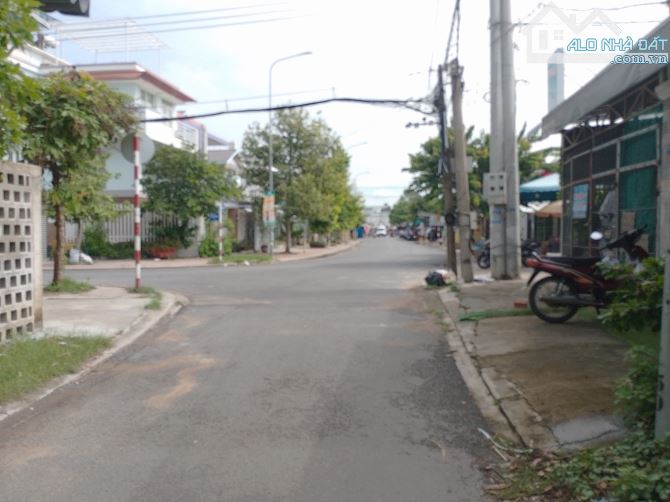 Bán 100 m2 đất có thổ cư mặt tiền đuờng Phan Luơng Trực,phuờng 6 tp Mỹ Tho - 1