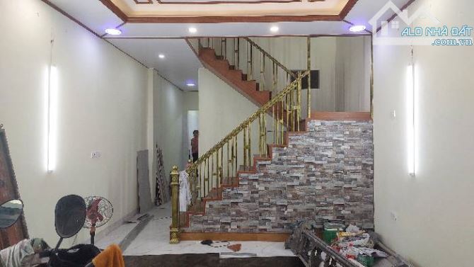 CỰC RẺ- CỰC HIẾM – NHÀ NGUYỄN VĂN CỪ - 60 M2 – 2 TẦNG – 2,25 TỶ - 1