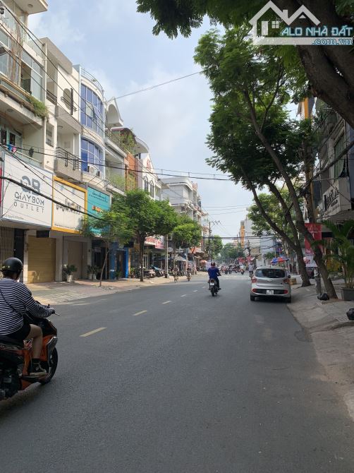 Bán nhà 3 lầu mặt tiền đường Út Tịch quận Tân Bình, giá chỉ 13 tỷ, vị trí kinh doanh - 1