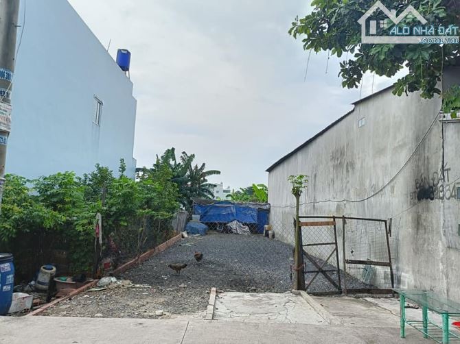 BÁN GẤP LÔ ĐẤT 120M2 GIÁ 1 TỶ 645 TR GẦN CHỢ TÔ KÝ GỌI XEM ĐẤT - 1
