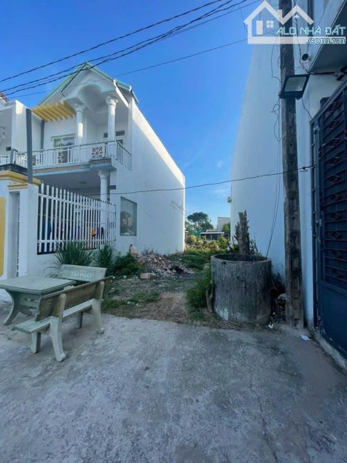 BÁN NHANH LÔ ĐẤT NGAY THỊ TRẤN ĐỨC HÒA GIÁ CHỈ 950 TRIỆU GỌI XEM ĐẤT - 1