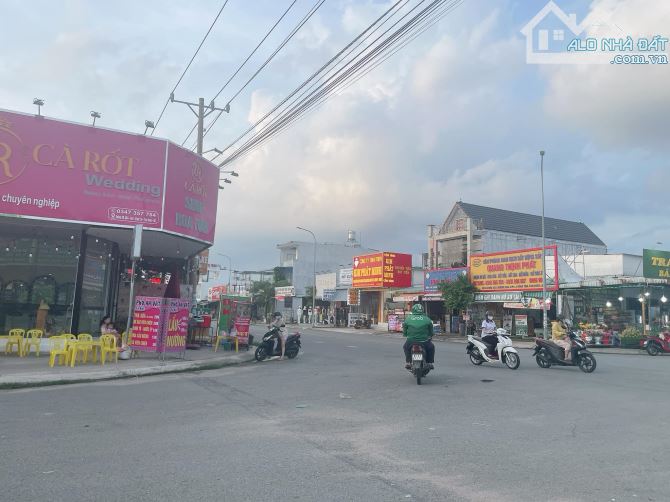 CẦN BÁN LÔ ĐẤT MẶT TIỀN KINH DOANH NGAY ĐƯỜNG VÀO CHỢ VĨNH TÂN VSIP2 BÌNH DƯƠNG - 1