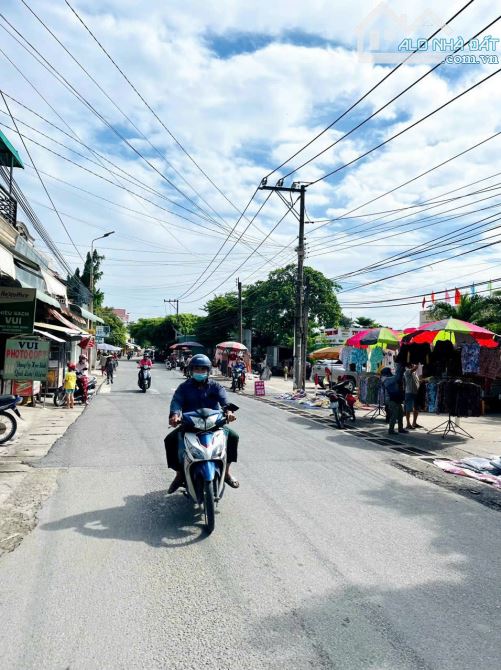 bán nốt căn nhà lầu còn lại, sổ riêng thổ cư, gần ngã 3 Cây Dương - 2