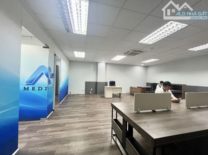 Cho thuê vp quận 10 giá rẻ - 50m2 - 80m2 - 100m2, sàn view kính, trống suốt, giáp các quận - 2