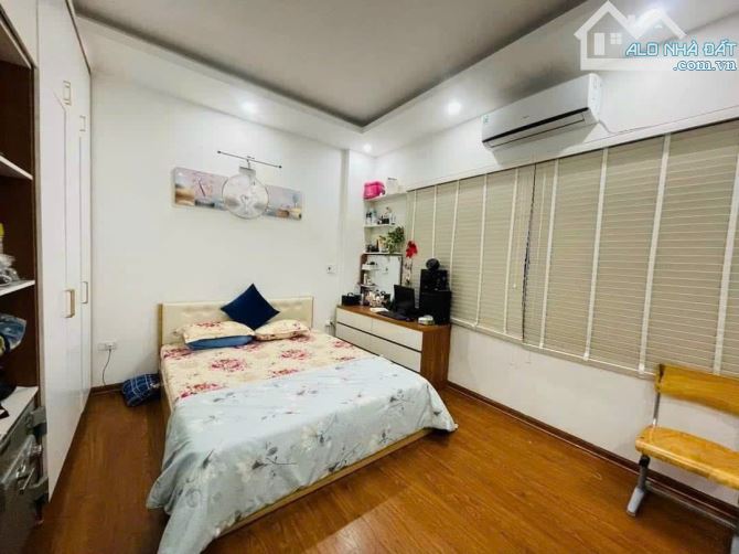 Bay nhanh! Bán nhà phố Nguyễn Chí Thanh, 35m x 5T, ngõ ba gác,giá 5,7 tỷ, ở ngay - 2