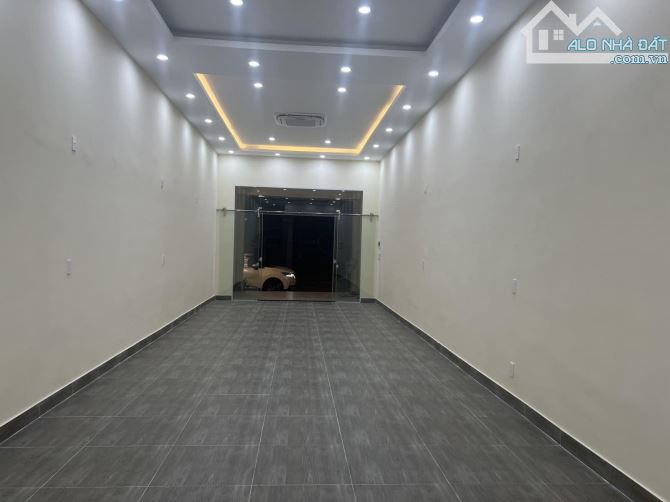 BÁN NHÀ MT GẦN VÕ VĂN KIỆT DT 120M2 - 10 TỶ ĐANG CHO THUÊ CÓ DÒNG TIỀN ỔN ĐỊNH - 2