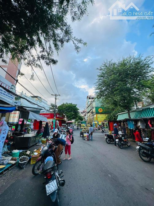 Giảm 7 tỷ — Mặt tiền KD — Ngay chợ Phước Bình — Quận 9 cũ — 12 ph cho thuê — 164 m2 - 3