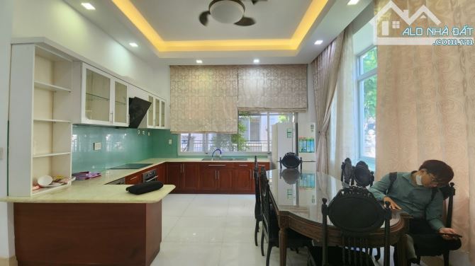 Giảm 5.5 tỷ chào mới 77.99 Tỷ Biệt thự khu Nam Viên Phú Mỹ Hưng. 274m2. RẤT GẤP BÁN - 4