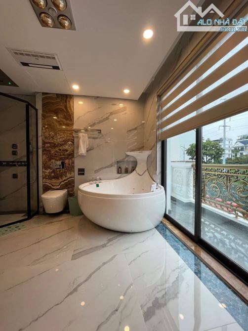 Bán siêu Biệt Thự nhà vườn Nguyễn Thị Định, Cầu Giấy. 238 m2 x 4T x Mt 35m Lô góc 2 thoáng - 4