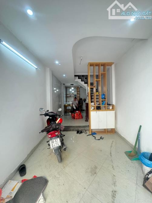 Định Công Thượng DT 30 m 5 Tầng MT  3.2m giá 5.5 Tỷ Ô TÔ vào nhà  NHÀ ĐẸP - CÔNG NĂNG ĐỦ - - 5