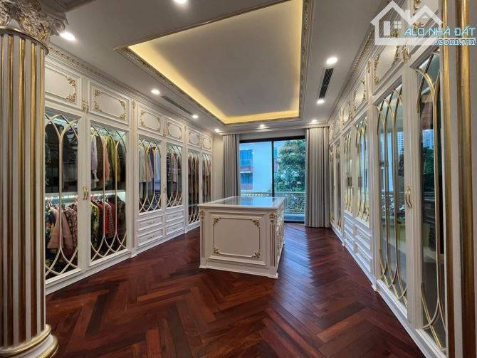 Bán siêu Biệt Thự nhà vườn Nguyễn Thị Định, Cầu Giấy. 238 m2 x 4T x Mt 35m Lô góc 2 thoáng - 6