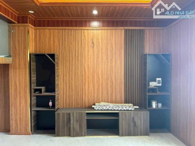 Bán gấp nhà lầu mới 1 trệt 1 lầu sổ riêng thổ cư ngay cầu Bạch Đằng, TT chỉ 390tr nhận nhà
