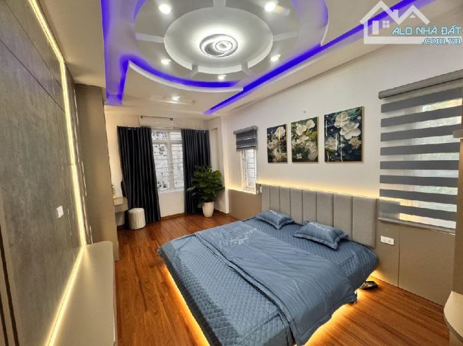 Siêu Phẩm! Nhà Đẹp Lô Góc, 3 Thoáng, 38m2 Cầu Giấy 5 Tầng, Full Nội Thất, Giá 6,6 Tỷ