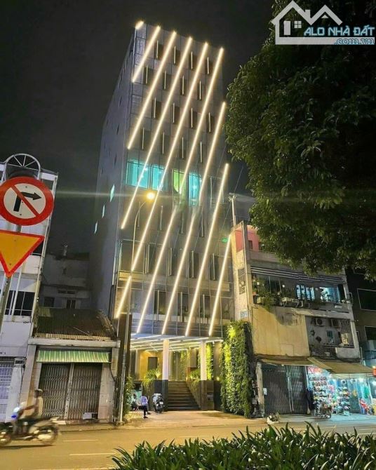 Ngộp bank giảm sâu còn 55 tỷ tòa building MT Hoàng Văn Thụ  - 9x20m - 7 tầng HĐT 300tr