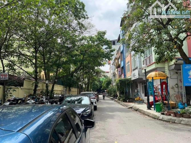 Bán nhà phố Nguyễn Khánh Toàn, Quan Hoa, Cầu Giấy vỉa hè KD 95m 5t giá 29.5 tỷ - 1