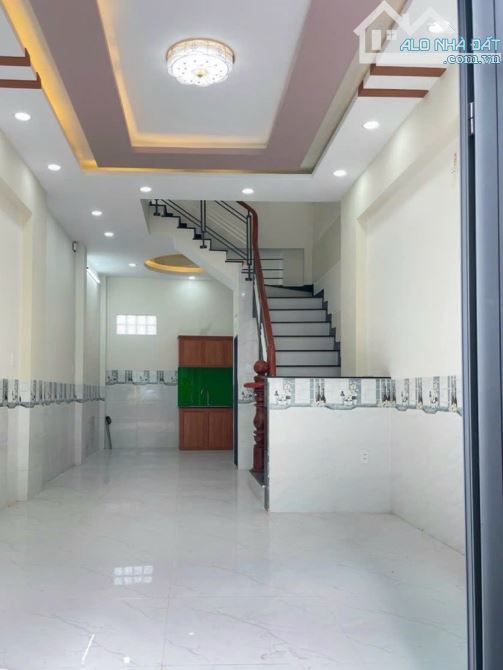 NHÀ 3 TẦNG MỚI ĐẸP - HẺM XE HƠI THÔNG GẦN LÊ VĂN QUỚI - 44M2 - HOÀN CÔNG ĐỦ CHỈ HƠN 4 TỶ - 1