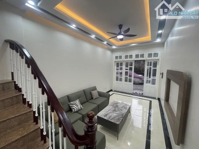 Nhà phân lô ô tô tránh phố Nguyễn Văn Cừ cần bán 54m2-12.x tỷ có vỉa hè chủ tự xây 🎊🎊 - 1