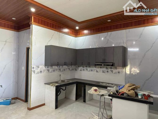 Bán gấp nhà lầu mới 1 trệt 1 lầu sổ riêng thổ cư ngay cầu Bạch Đằng, TT chỉ 390tr nhận nhà - 2