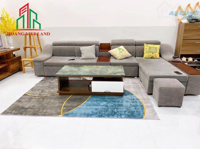 NHÀ 2 MT HẺM 116 NGUYỄN CHÍ THANH FULL NỘI THẤT - DT: 5,7X27M - GIÁ: 3 TỶ - 3