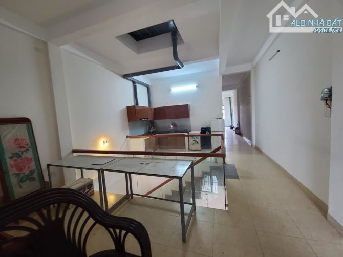 Bán nhà ngũ hành sơn,đường Vùng Trung,6 phòng ngủ,110m2,2.5 tầng- giá chỉ có 4 tỷ 5 - 4