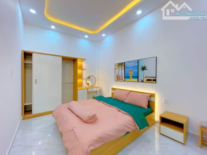 Chính chủ cần bán gấp để về quê sống  nhà Đ.Bến Văn Đồn,P5,Q4,72m2,2tỷ550,SHR - 4