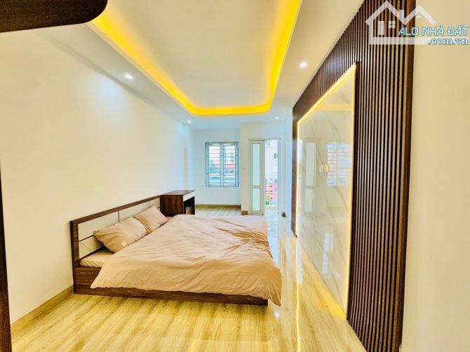 BÁN NHÀ LĨNH NAM NGÕ RỘNG THOÁNG Ô TÔ ĐỖ CỬA 40M2X5 TẦNG NHỈNH 5,45 TỶ - CÓ THƯƠNG LƯỢNG - 4