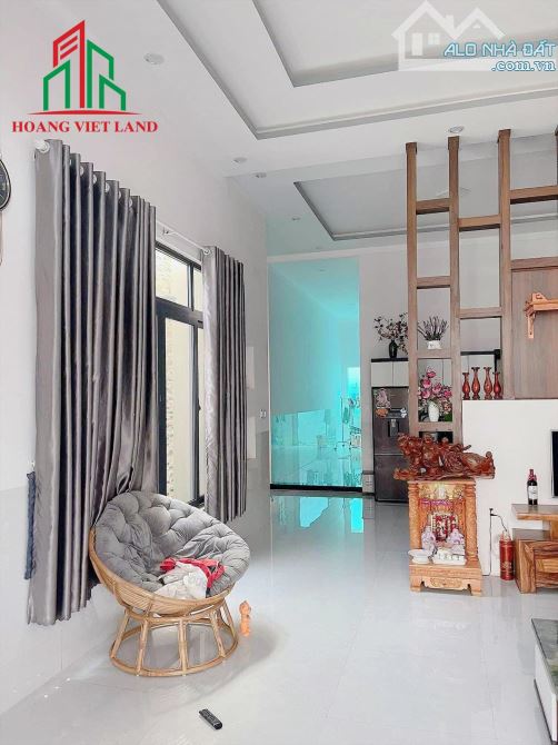 NHÀ 2 MT HẺM 116 NGUYỄN CHÍ THANH FULL NỘI THẤT - DT: 5,7X27M - GIÁ: 3 TỶ - 4