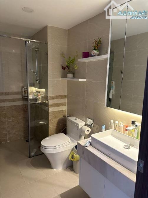 Bán Căn Hộ Saigon Royal , 2PN ,2WC ,81M2 , Full Nội Thất Giá : 6 Tỷ 5 - 7