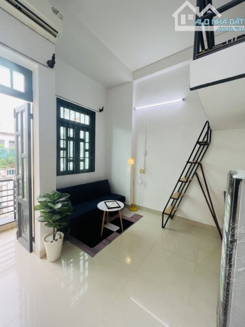 Cho thuê Duplex có nội thất cửa sổ tại P13 Tân Bình kế sân bay Tân Sơn Nhất