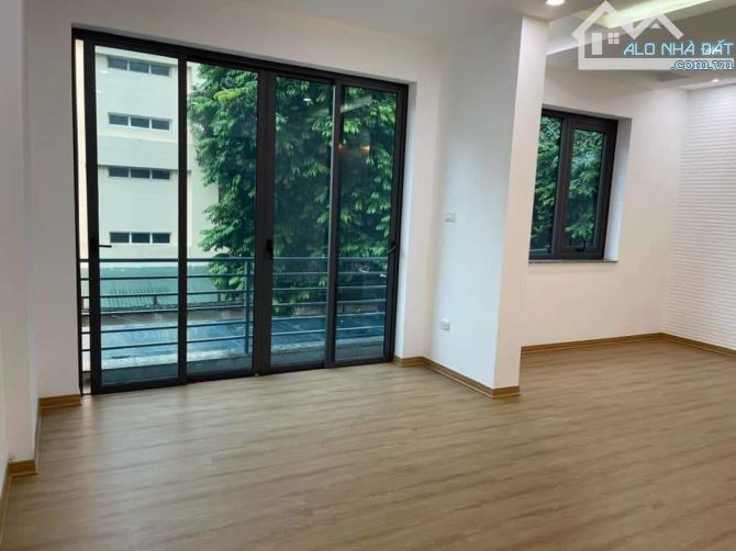 Cần bán biệt thự trần bình cầu giấy , nhà đẹp 106m có thang máy