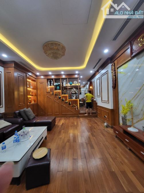 LUXURY KIẾN HƯNG- HÀ ĐÔNG DT75M*5 TẦNG* THANG MÁY GIÁ 17.5TỶ. LÔ GÓC KINH DOANH ĐỈNH.