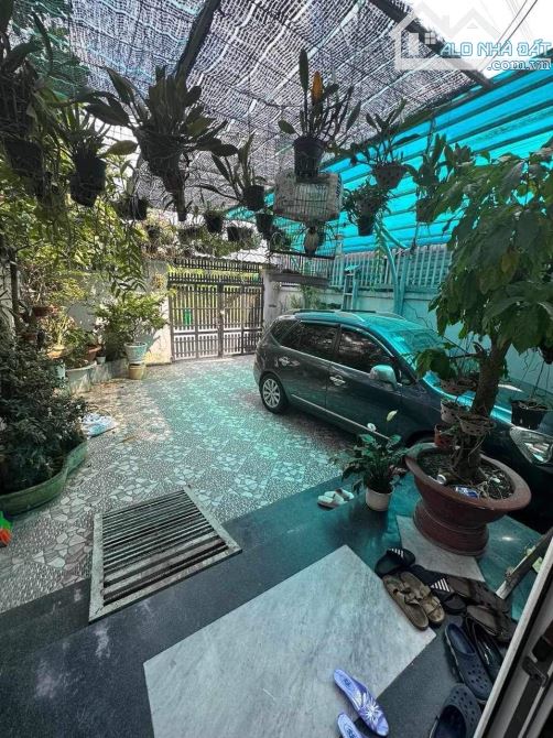 Phước Kiển, nhà 3 tầng 162m2 ngang 6×27 mặt tiền đường 12m xe hơi đậu trong nhà chỉ 10 tỷ