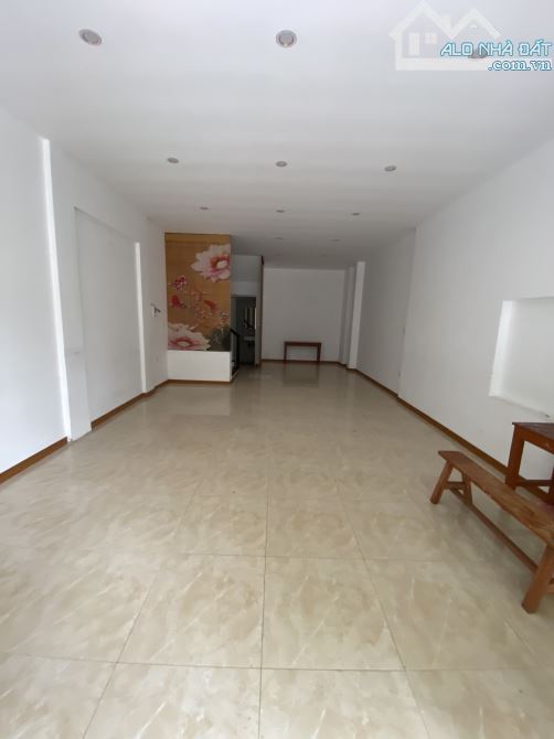 Cho thuê nhà liền kề Phạm tuấn tài, cầu giấy 55m2x5T làm vp, lớp học, ô tô đỗ cửa - 2