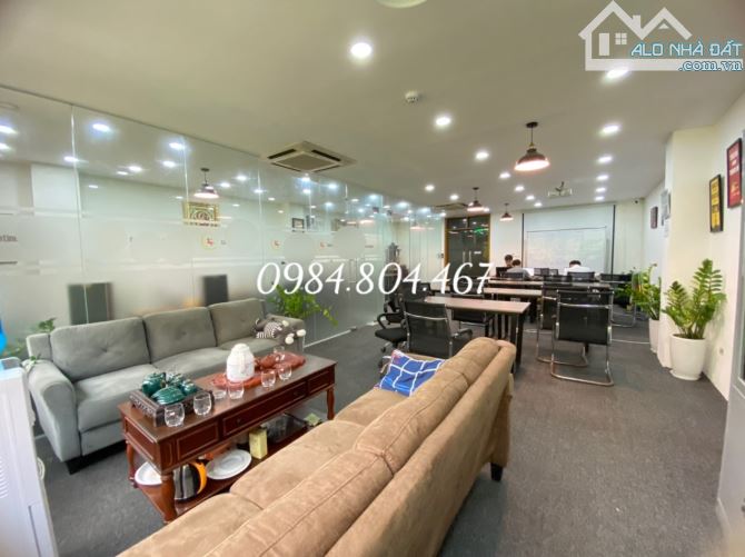 Cho thuê văn phòng diện tích 100m2 giá 14.5 triệu tại phố Nguyễn Cơ Thạch chia sẵn 3 phòng - 3