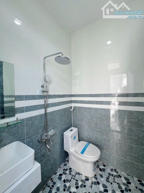 Nhà 1 Lầu, 3 Phòng Ngủ 2WC Cách Đường QL50 70m. Đường ÔTô Vào Tới Nhà .Sổ Hồng Riêng - 4