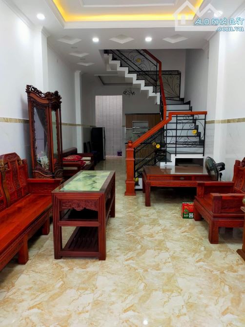 Bán nhà 13/ ấp Trung Chánh 2, xã Trung Chánh Hóc Môn 3 tỷ 760tr/72m2 2 lầu 2MT - 8