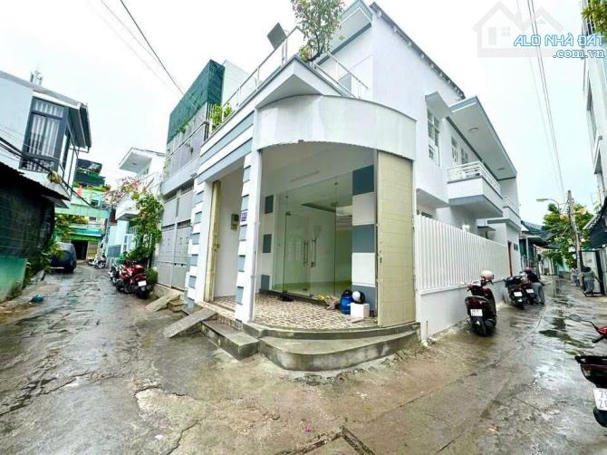 Cần bán căn góc 2 mặt tiền hẻm đường Lê Hồng Phong, Phước Hải, Nha Trang gần chợ Đồng Nai