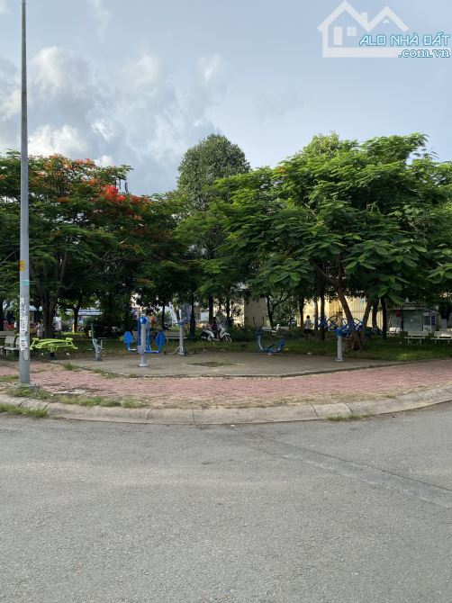 Bán đất Quận 2 nền góc mặt tiền công viên đường Lê Văn Thịnh TP Thủ Đức 12 tỷ 107m2 - 11