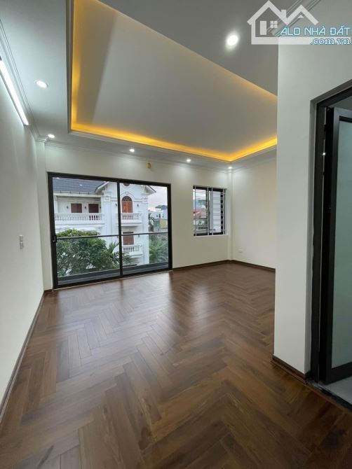 Bán nhà đẹp mới tại Thạch Bàn Long Biên 45m2 6 tầng thang máy ô tô tránh, giá hơn 8 tỷ - 8