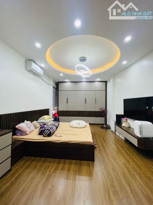 +SIÊU PHẨM NGỌC THỤY - NHÀ ĐẸP - ÔTÔ GỬI GẦN - 1 BƯỚC RA MẶT NGÕ Ô TÔ TRÁNH - NỘI THẤT ĐẸP