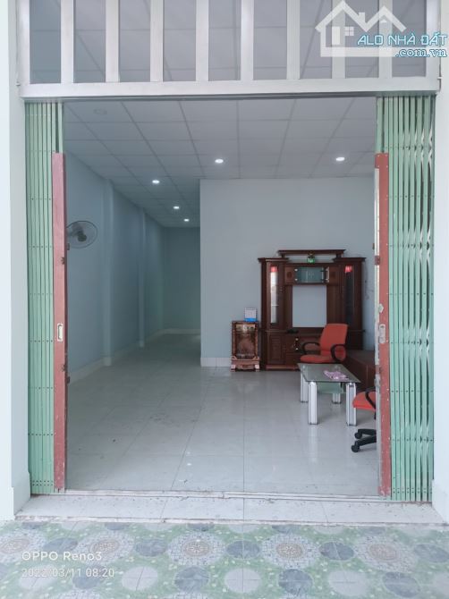 Bán nhà Tân Phú Trung, Củ Chi, 6x25=150m2, sổ hồng riêng, 2 phòng ngủ, 600 triệu